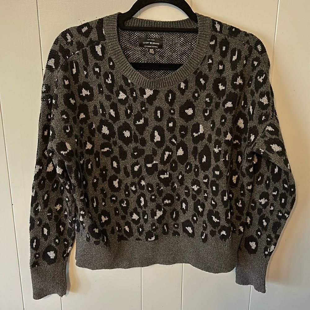 Lucky Leopard Sweater Size Medium